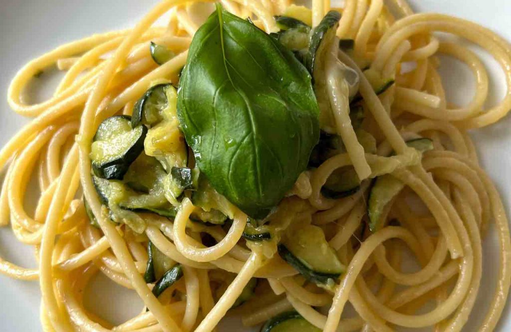 Pasta E Zucchine: Il Primo Pronto In 5 Minuti Che Ti Accompagnerà Verso ...