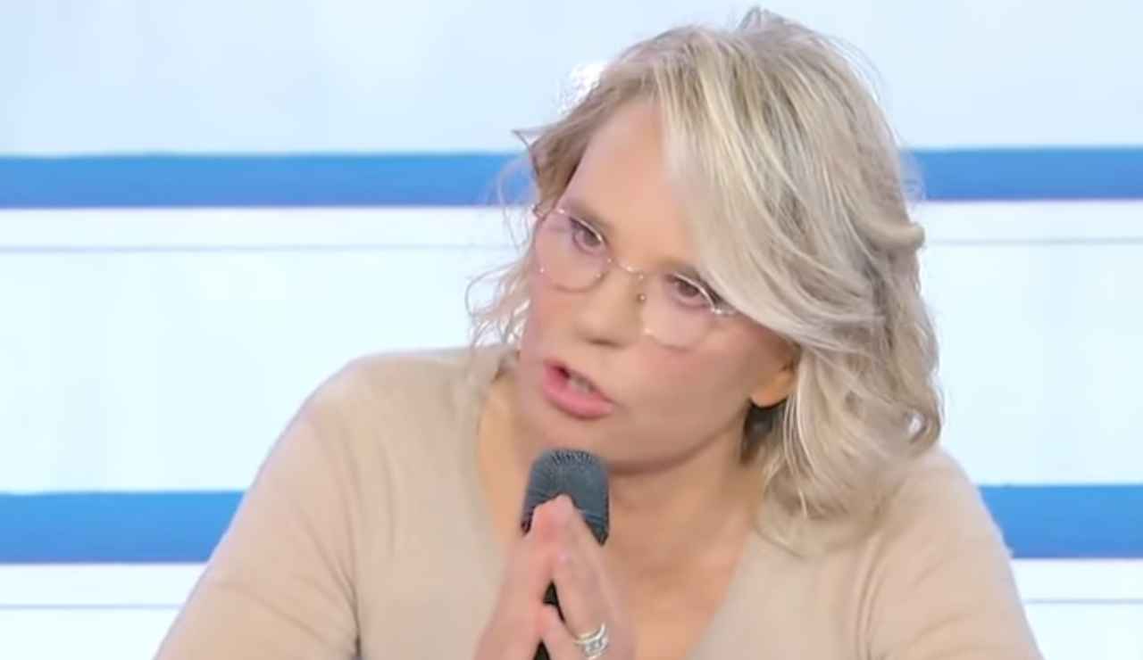 Uomini e Donne, felice annuncio per Maria De Filippi - iFood (Fonte Foto YouTube Uomini e Donne)