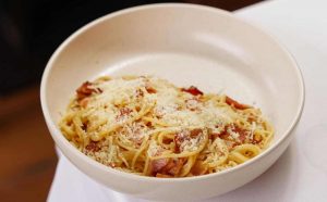 Carbonara light - Ifood.it (foto di Nadin Sh da Pexels)