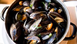 Pulire le cozze - iFood (Fonte Foto Canva)