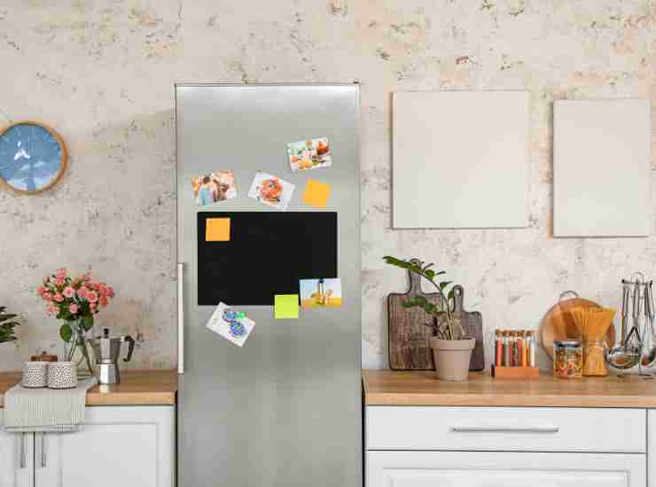 Sposta il frigo per risparmiare un sacco di soldi – Food.it (Fonte foto Canva)