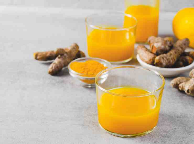 Acqua e curcuma al mattino - iFood.it (Fonte foto Canva)