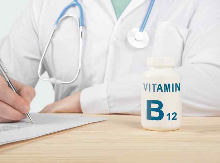 Attenzione alle mani potrebbe essere una carenza di Vitamina B12 - iFood.it (Fonte foto Canva)