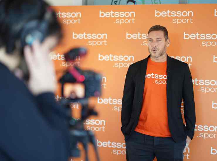 Francesco Totti beccato con lei - iFood.it (Fonte Ansa Foto)