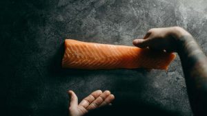 Salmone al cartoccio, ricetta light ed economica - iFood.it - 20241212