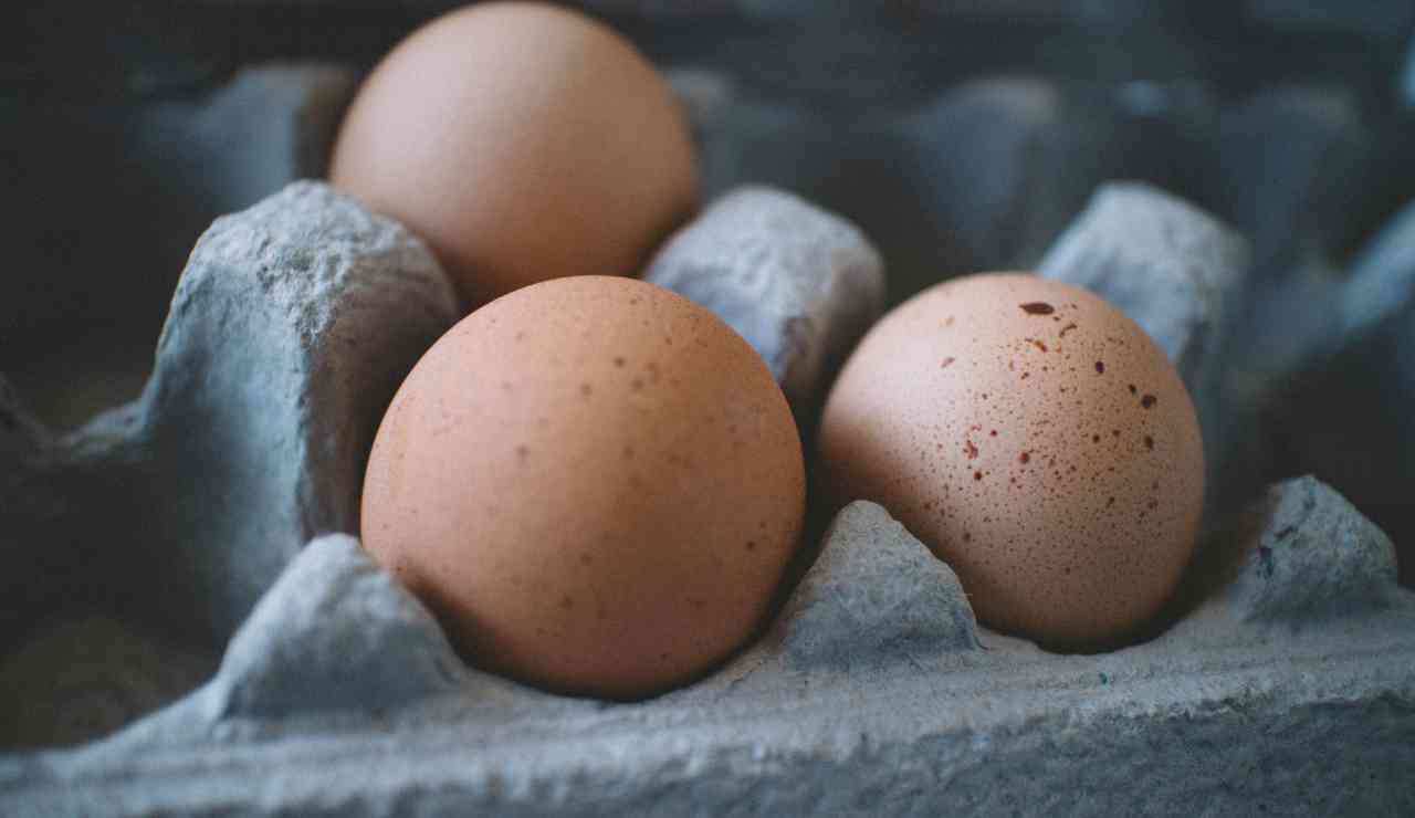 Trucco della bacinella per le uova - Food.it (Fonte foto Pexels)